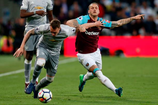 不仅因为他 不仅因为他